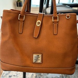 Dooney & Bourke Tote